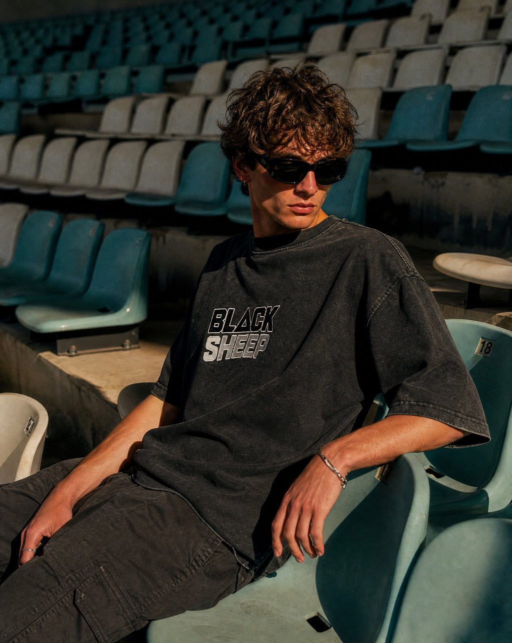 Be The Glitch - Black