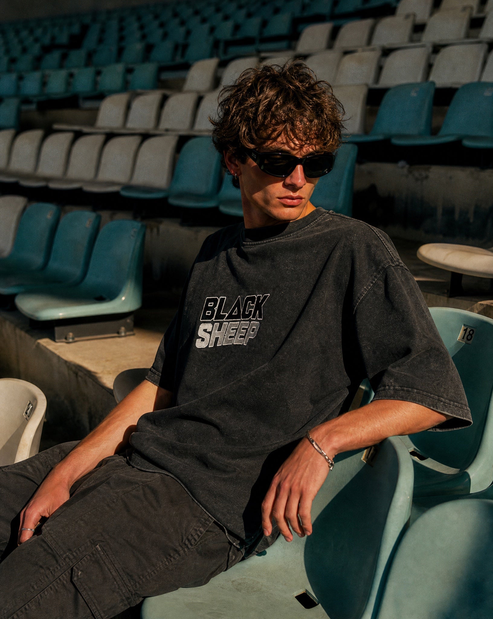 Be The Glitch - Black